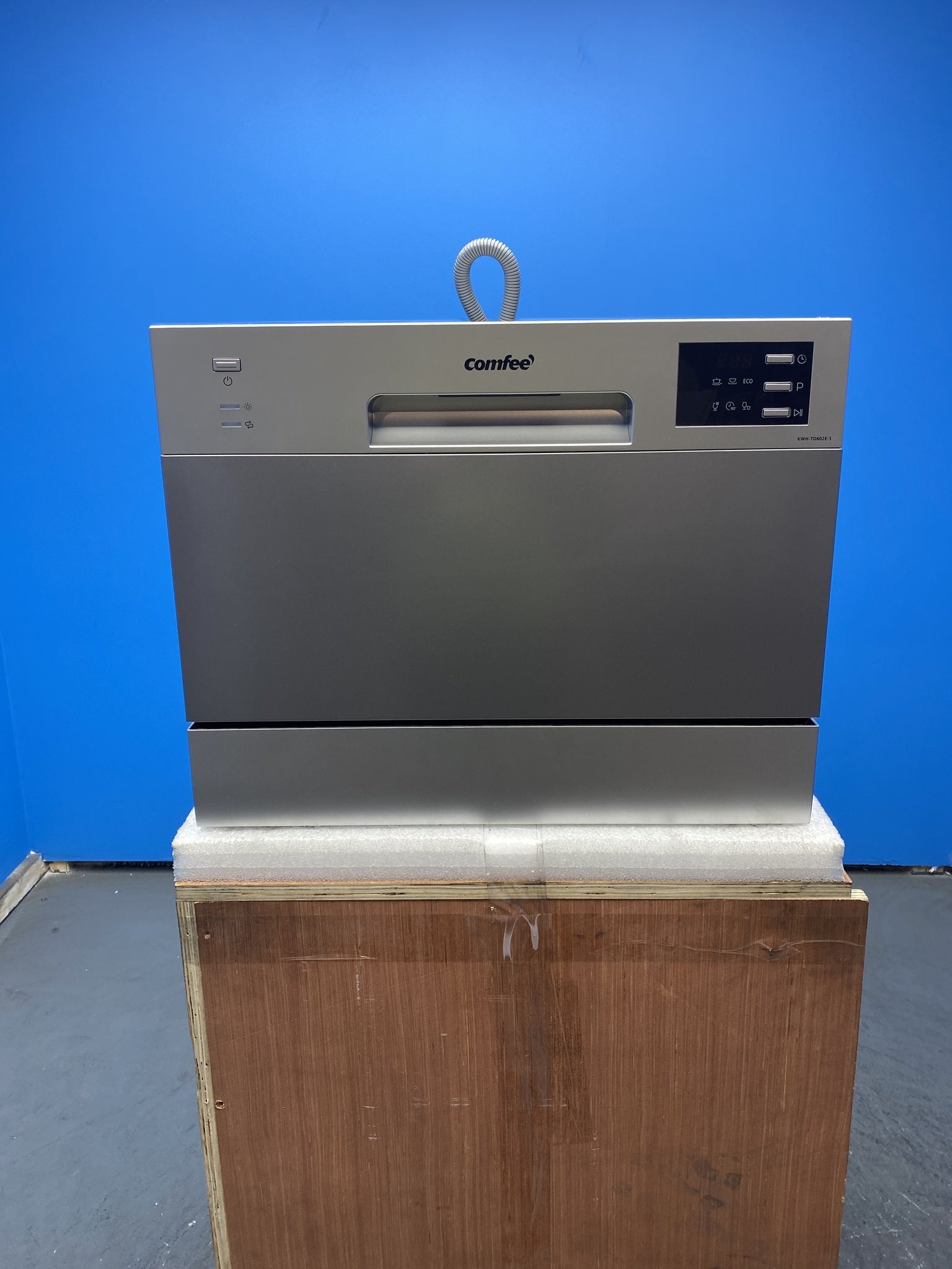 COMFEE' KWH-TD602E-S 6 Place Setting Countertop Dishwasher