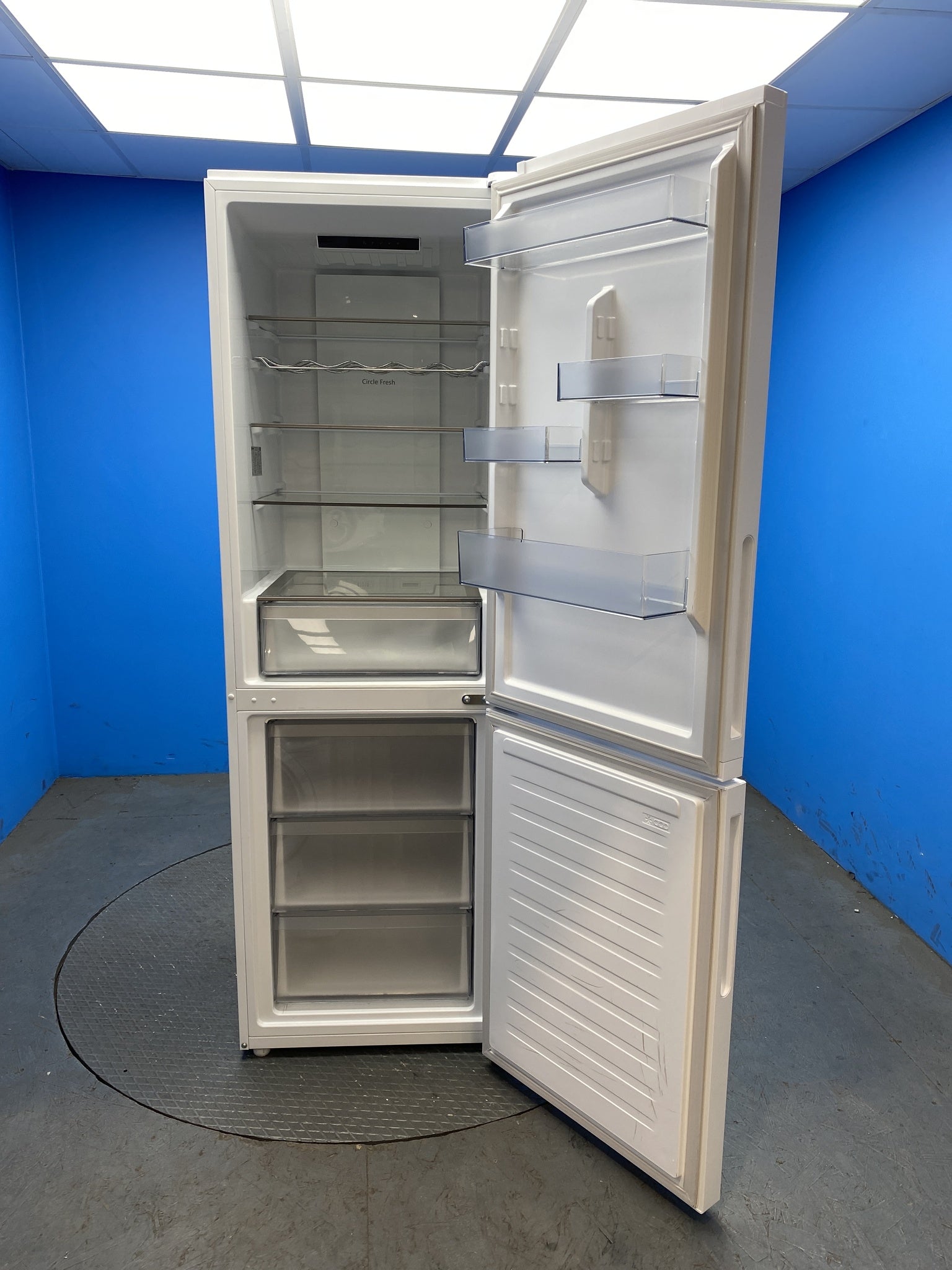 Hoover HONCQ2T618EWKR 60/40 Total No Frost Fridge Freezer