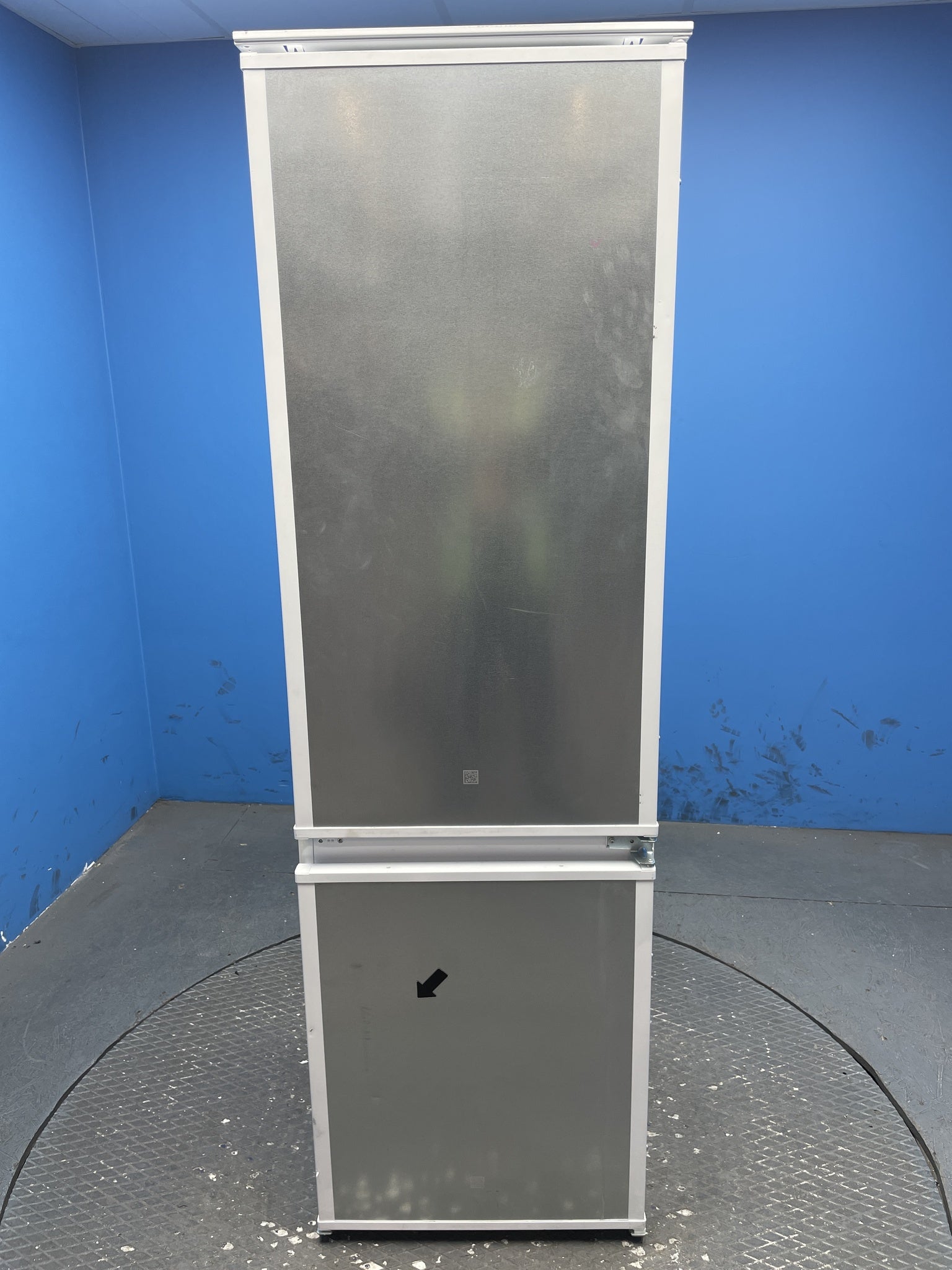 Zanussi ZNLK18ES3 70/30 Low Frost Integrated Fridge Freezer